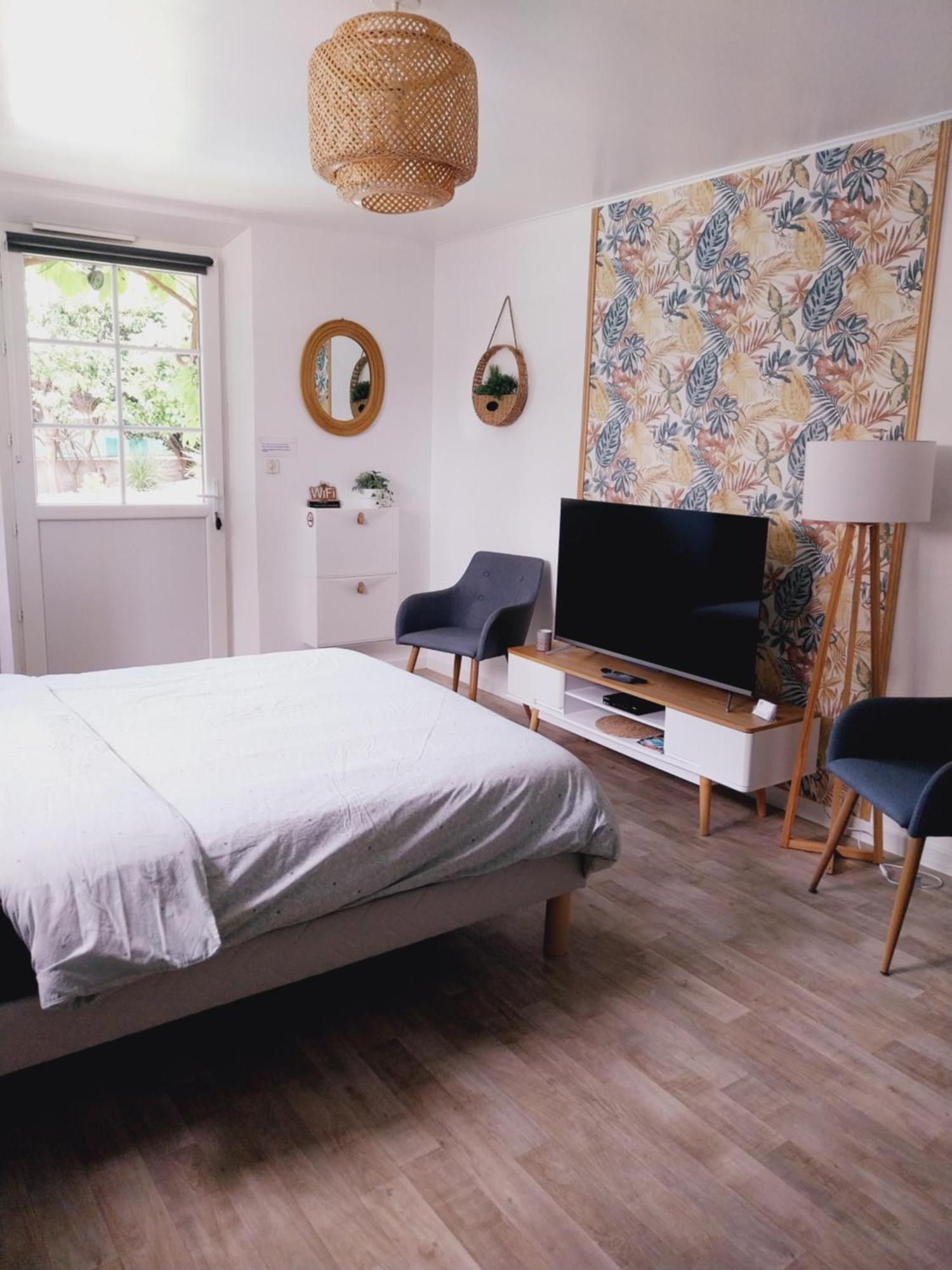 Superbe Grand Studio Tout Confort Avec Exterieur Poussan Exterior photo